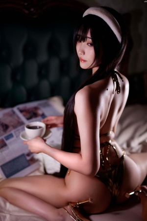 Coser-曉美媽-Beauty-in-the-chaos-room-32