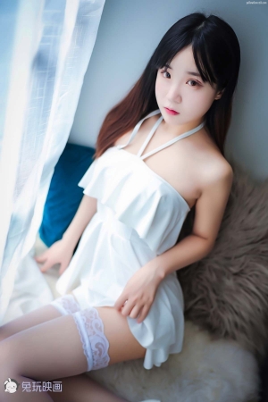 Coser-御子Yumiko-White-dress-05