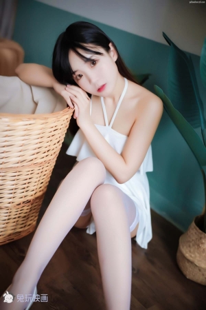 Coser-御子Yumiko-White-dress-17