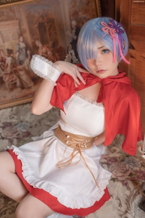 Coser-爆机少女喵小吉-Rem-On-Christmas-Eve-09