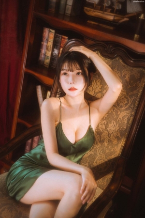 Coser-香草喵露露-Green-dress-27