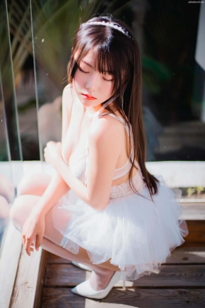 Coser-香草喵露露-White-gauze-skirt-15