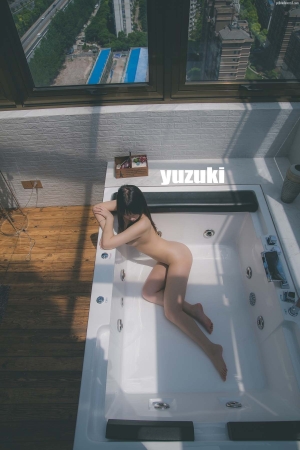 Yuzuki-Bathtub-09